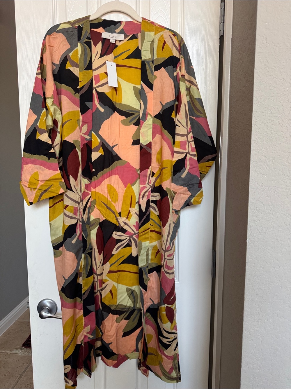 LOFT Tropical Leaf Kimono Duster in Pink, Peach, Mustard & Olive. Size XS/S. NWT